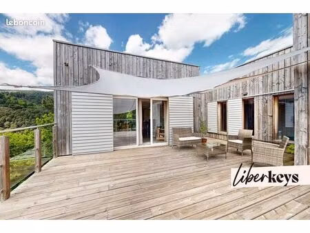 maison 9 pièces 225 m²