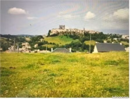3 terrains constructibles saint-flour vue cathédrale  proche ville et a 75