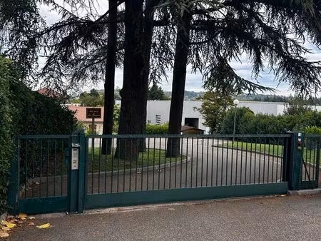 parking/box 23 m² bourgoin-jallieu