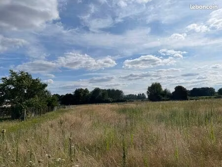 terrain 1 246 m² ouzilly