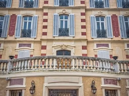 immeuble 12 pièces 1400 m²