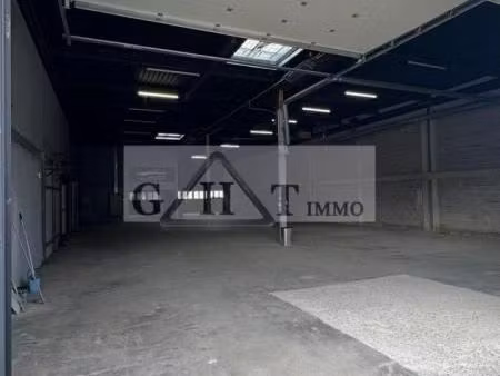 local industriel 620 m²