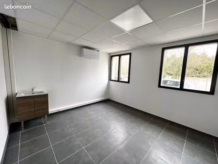 bureaux 59 m² venelles