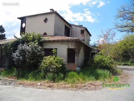 maison 25 pièces 750 m²