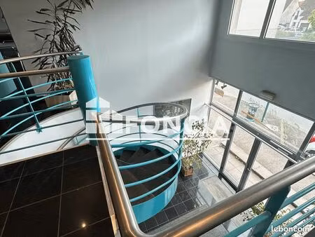 local commercial 203 m²