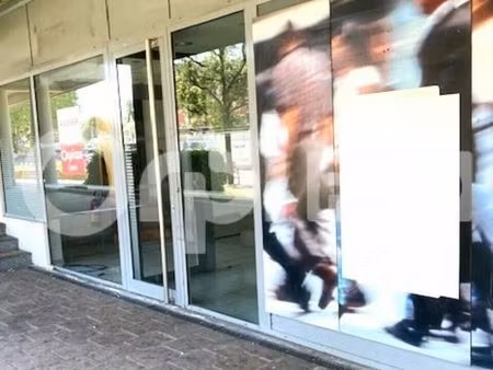 local commercial 46 m²