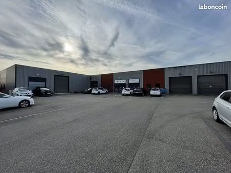 local d'activité 396 m²