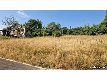 terrain 1 056 m² lornay