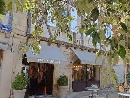 murs commerciaux 70 m² saint-céré