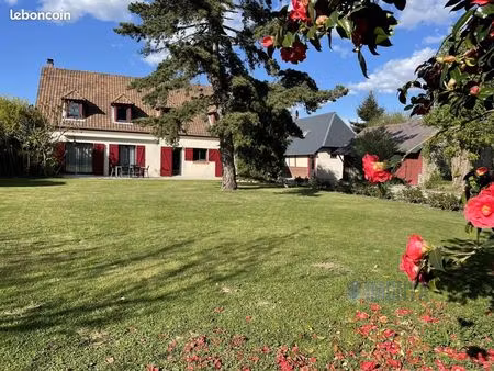 maison 11 pièces 303 m²