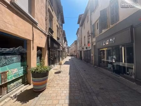 commerce habillement/textile 60 m²