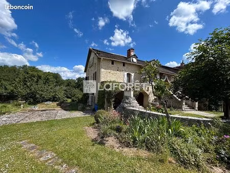propriété 9 pièces 210 m²