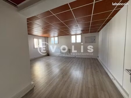 local bureaux 264 m²
