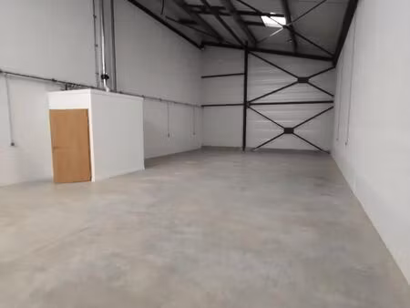 local industriel 163 m²