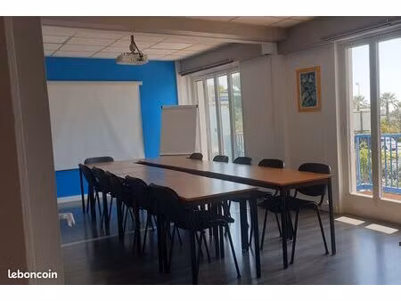 location de bureaux saint laurent du var (30 m2 jusqu'à 12 personnes)