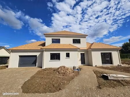 maison 5 pièces 140 m²