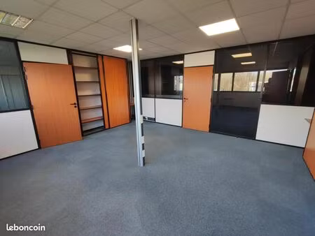 bureau 75 m²