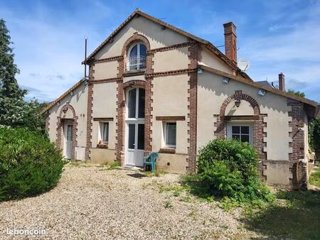 murs commerciaux 575 m² la couture boussey