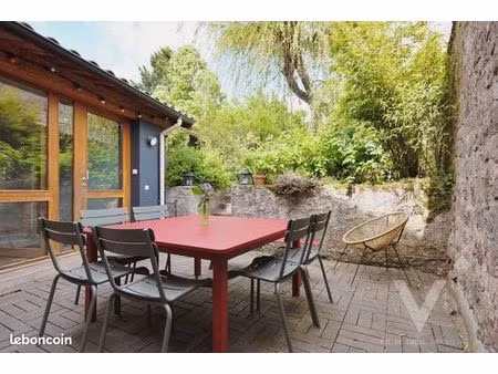 maison 6 pièces 240 m²