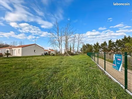 terrain 769 m² le perrier