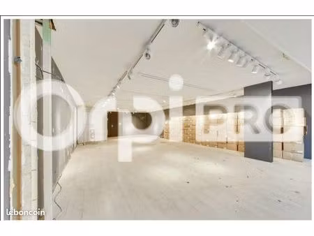 local commercial 328 m²