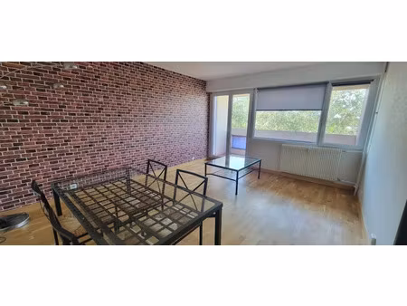 location appartement 4 pièces 77 m² à bourg-en-bresse (01000)  820 €