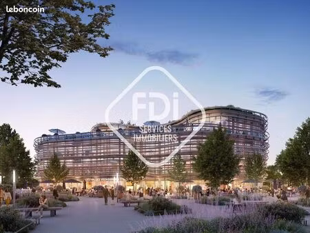 local restaurant 743 m²