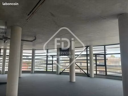 local commercial 743 m² saint jean de vedas