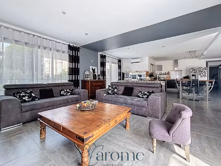 appartement 4 pièces rénové avec terrasse  balcon et garage