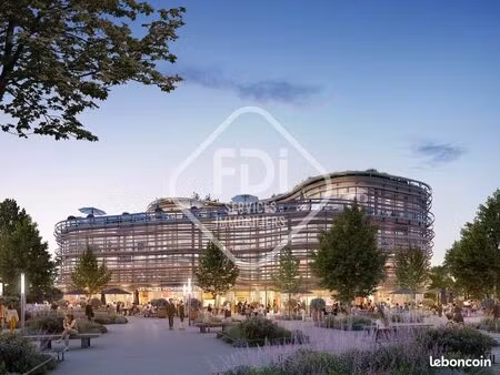 local restaurant 644 m²