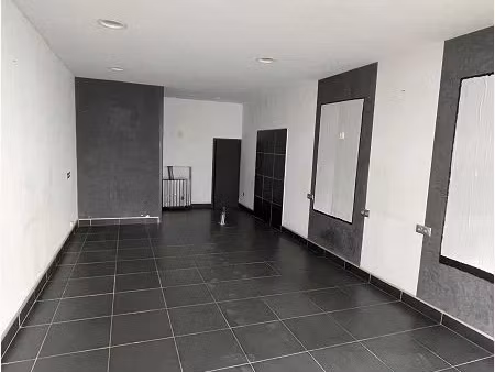 location locaux professionnels 26 m² à ales (30100)  443 €
