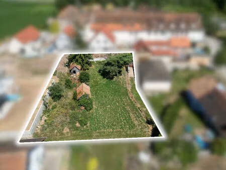 terrain à bâtir de 889 m²