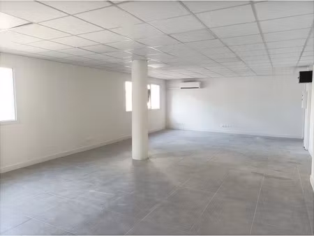 location locaux professionnels 1 pièce 63 m² à ales (30100)  625 €