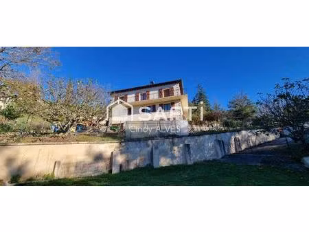 belle propriété avec un vaste terrain arboré