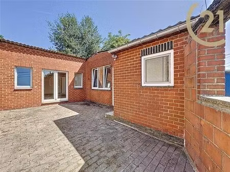 bungalow 2 chambres à rénover avec espace extérieur