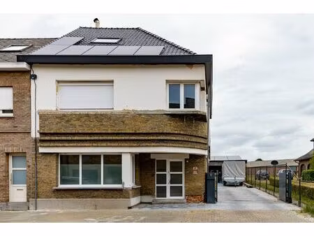 te renoveren woning in oppuurs