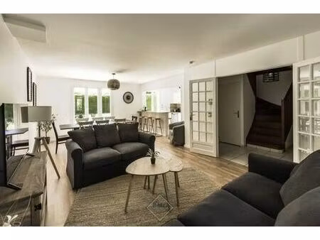 prestigieuse maison en location serris  île-de-france