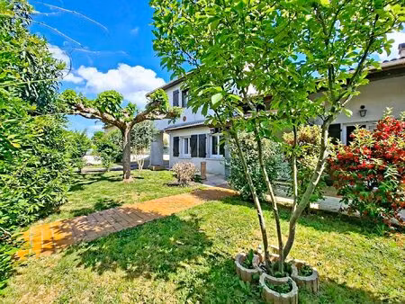 maison 178 m² comprenant un t2 sur une parcelle de 630 m² dpe