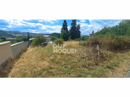 beau terrain à haute rivoire de 683 m2