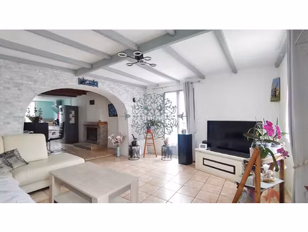 jolie maison économe avec dépendance