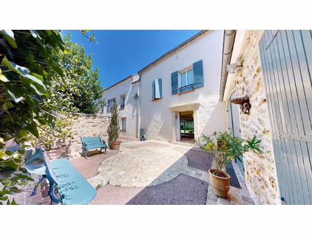 secteur crespieres  demeure de charme avec jardin clos de mu