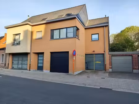 autostaanplaats binnen