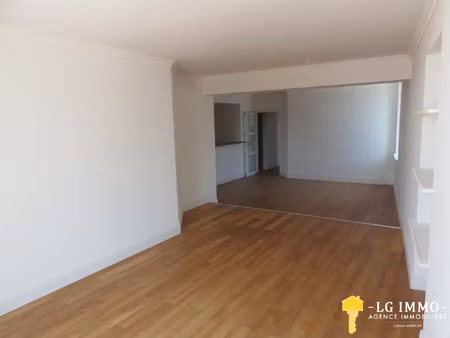appartement  3 chambres rénové avec vue sur un joli port