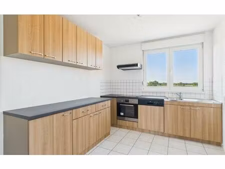 location appartement  115 m² t-5 à holtzheim  1 250 €