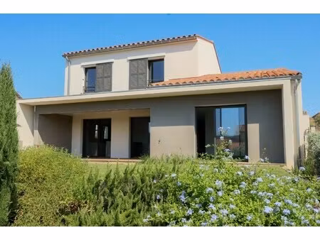 maison d'architecte à vendre à sainte-colombe-de-la-commanderie