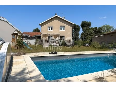 maison de luxe à vendre dans le quartier yvours