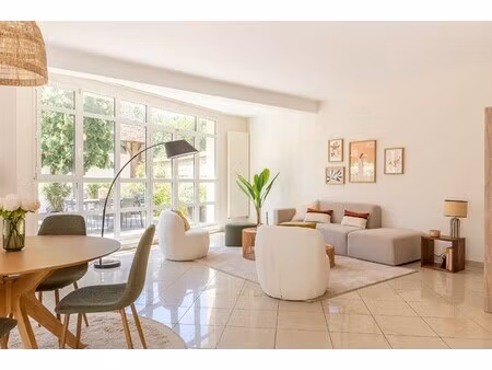 maison de luxe à vendre dans le quartier ibis