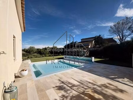 maison de luxe à vendre à ollières