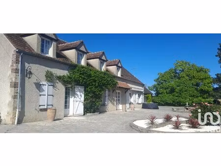 maison de luxe à vendre à saint-hilaire-les-andrésis