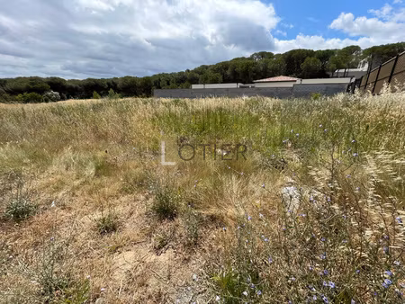 terrain constructible de 1 470 m2 à villedubert